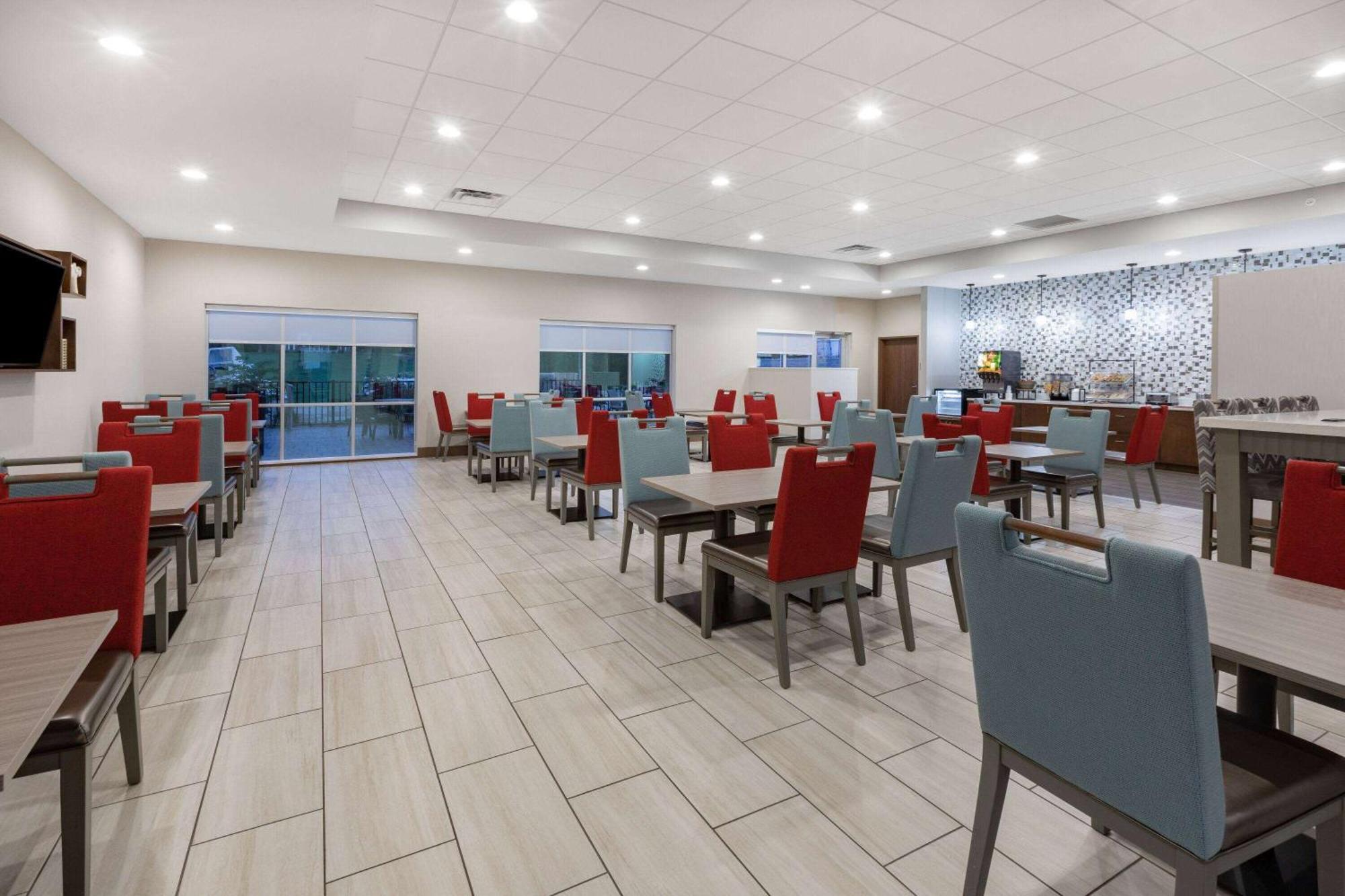 La Quinta Inn & Suites By Wyndham Jackson-Cape Girardeau Exterior photo